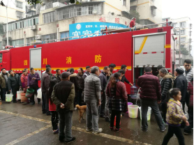 集團公司消防環衛緊急聯動送水 緩解上江北用戶節前用水難