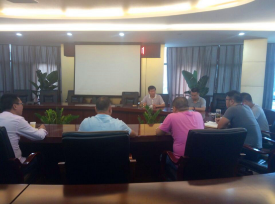 齊心協力 攻堅克難