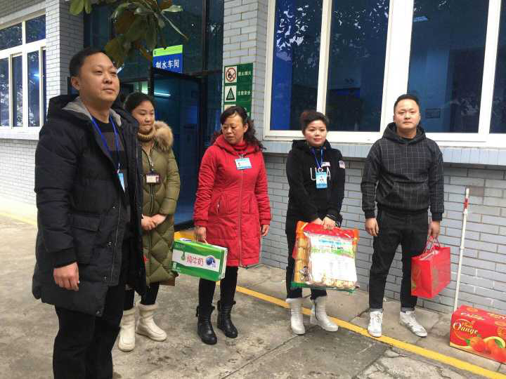 集團公司領導大年三十到一水廠 慰問一線職工