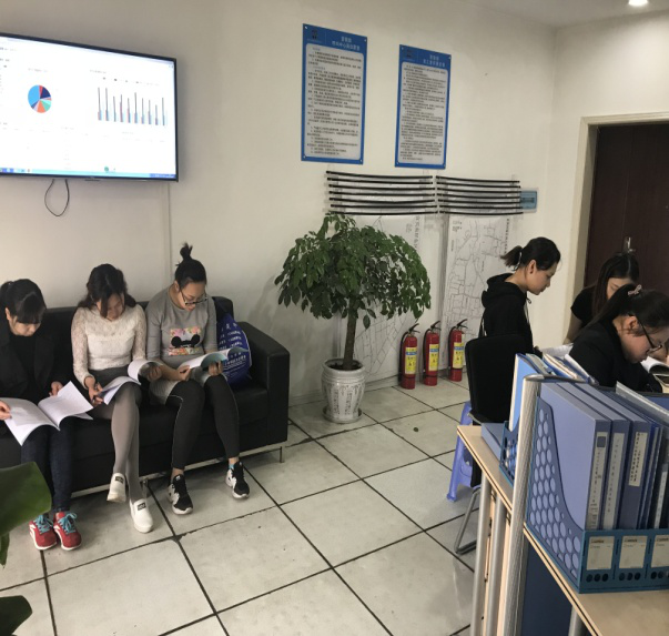 營銷部呼叫中心積極開展集體學習共成長