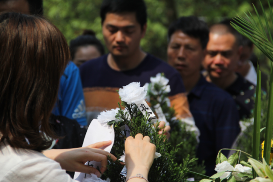 緬懷革命先烈 弘揚革命精神