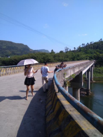 勤勤懇懇為工作，認(rèn)認(rèn)真真為百姓