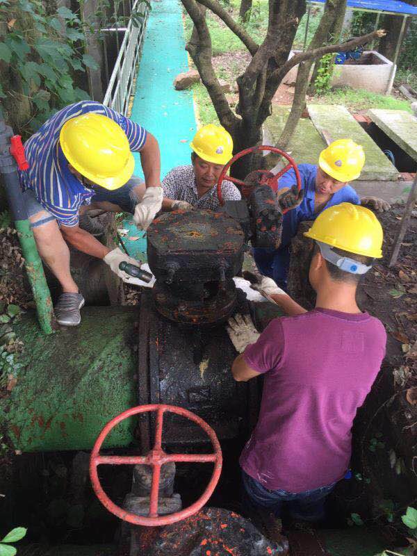 連夜奮戰保生產