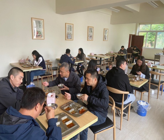 強監(jiān)督，重引導(dǎo)，杜絕“舌尖上的浪費”