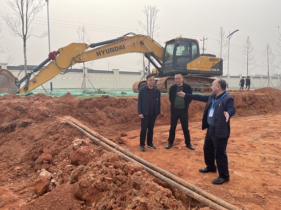集團公司黨委書記、董事長周燕賓率隊調研督查五糧液機場供水保障工程建設
