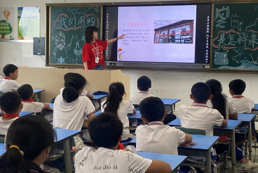 學史力行辦實事 進校聯動贏贊譽