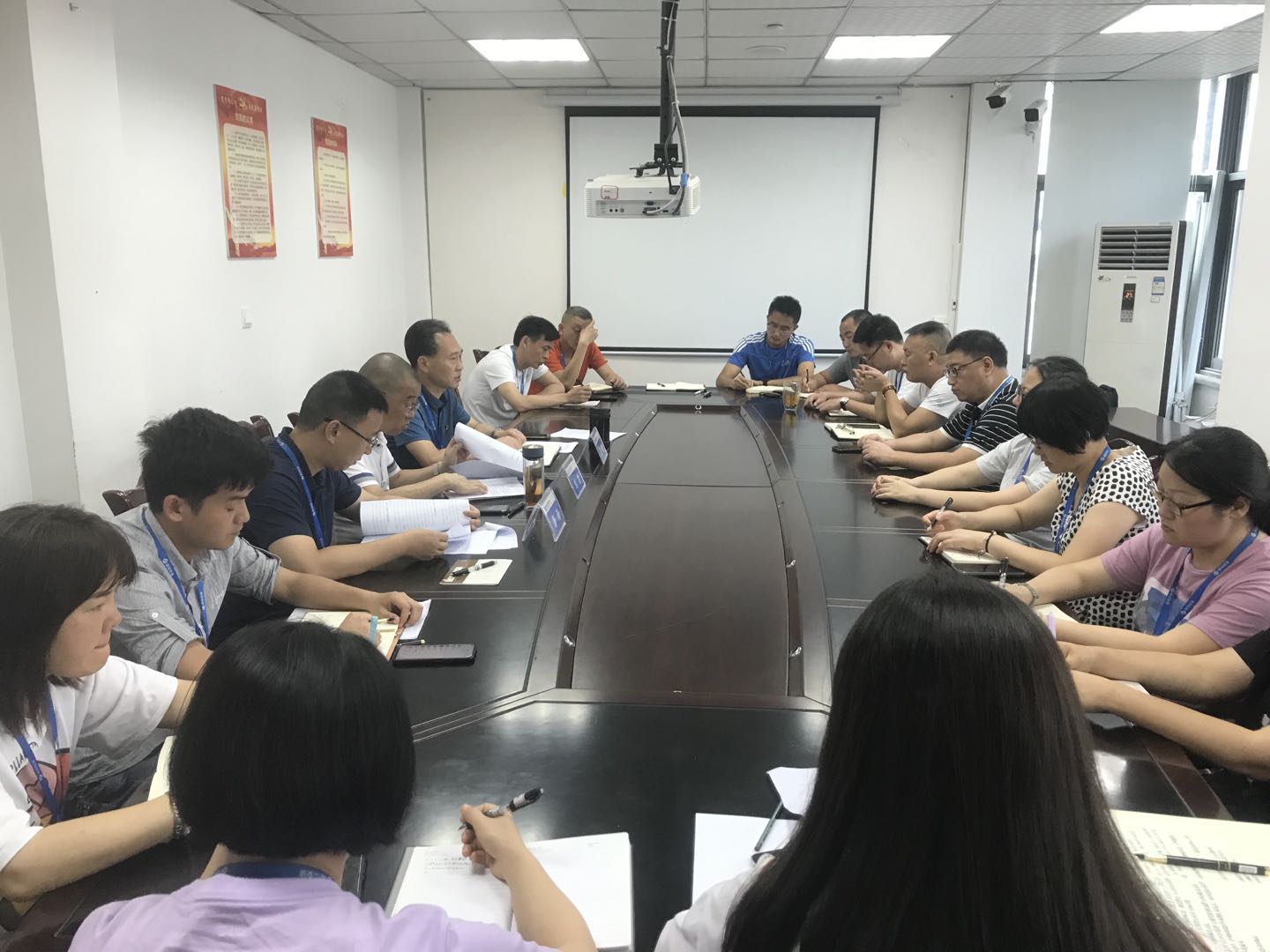 建恒公司召開黨政聯席會 傳達集團公司會議精神