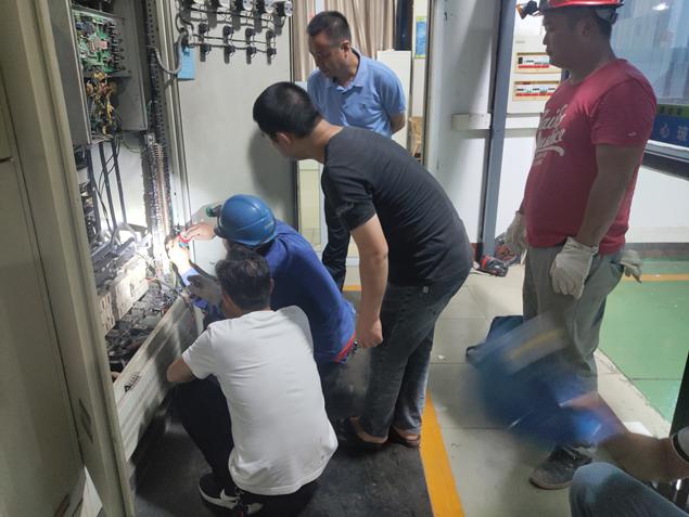 通宵奮戰，順利完成一水廠泵站電氣改造