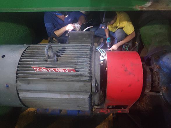 通宵奮戰,順利完成一水廠泵站電氣改造