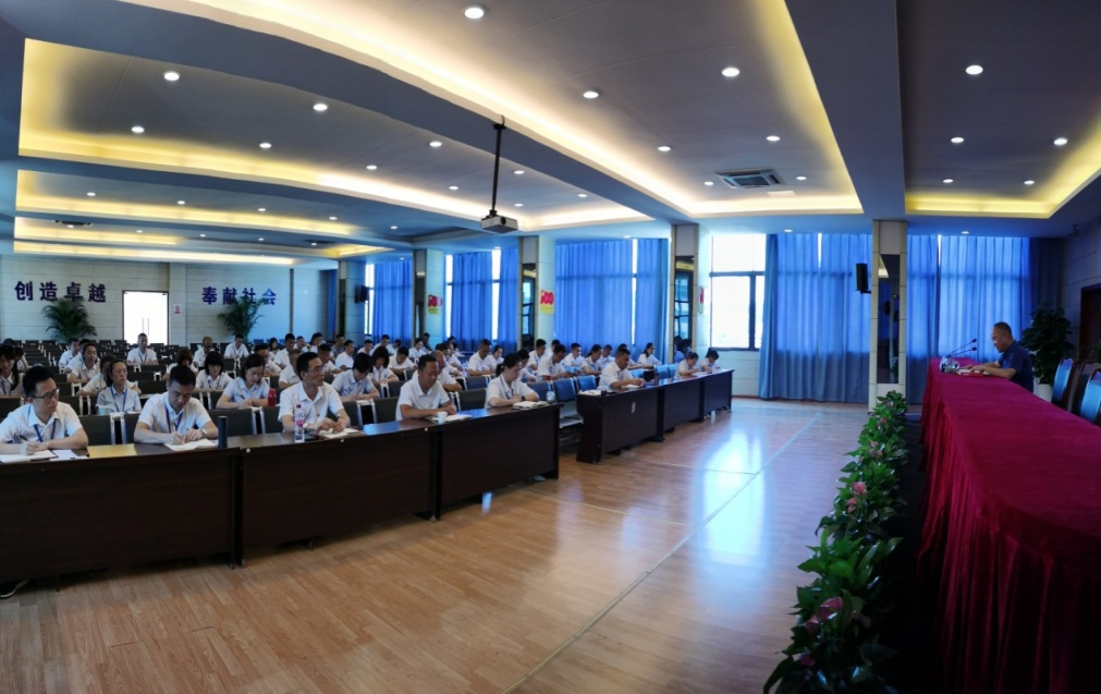 黨委委員、副總經理劉林深入基層開展黨規黨紀宣講暨廉潔黨課輔導