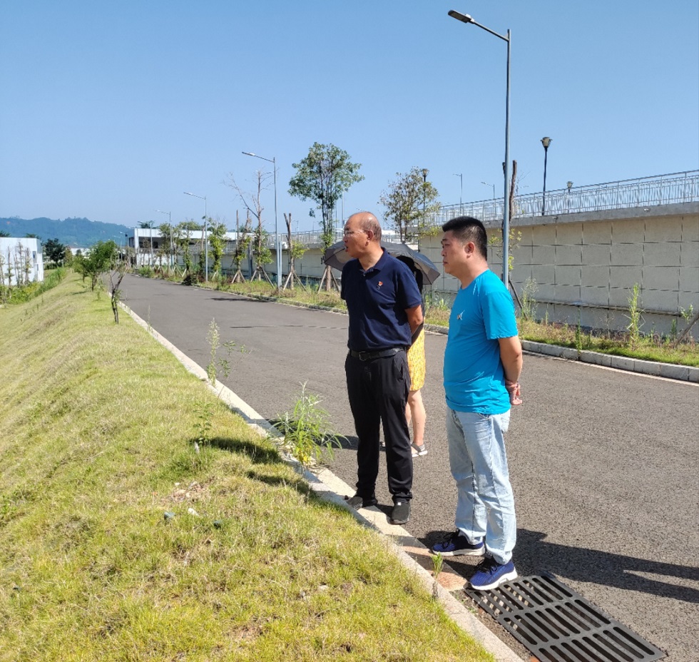 高溫指導水廠生產,心系一線干部職工 ——黨委副書記、工會主席任大慶到制水分公司開展夏季安全生產檢查