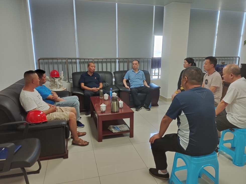 高溫指導水廠生產,心系一線干部職工 ——黨委副書記、工會主席任大慶到制水分公司開展夏季安全生產檢查