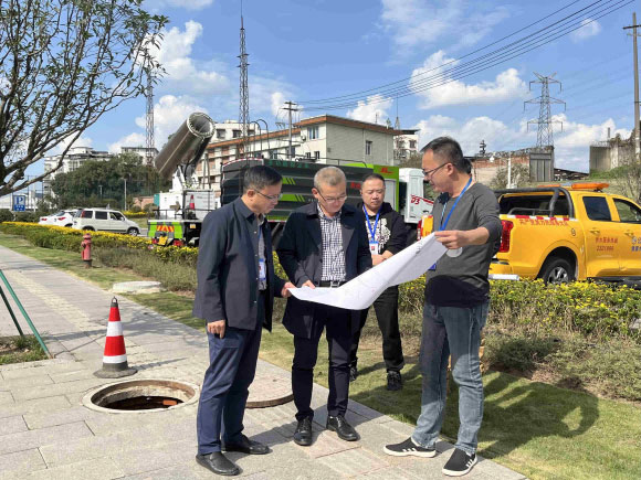 市公服集團(tuán)公司黨委副書記、總經(jīng)理譚琦調(diào)研清源水務(wù)公司供水管網(wǎng)漏損治理情況