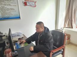 《榜樣在身邊》系列報道——莫正平、梁元 恒心堅守鑄典范，砥礪前行綻光芒