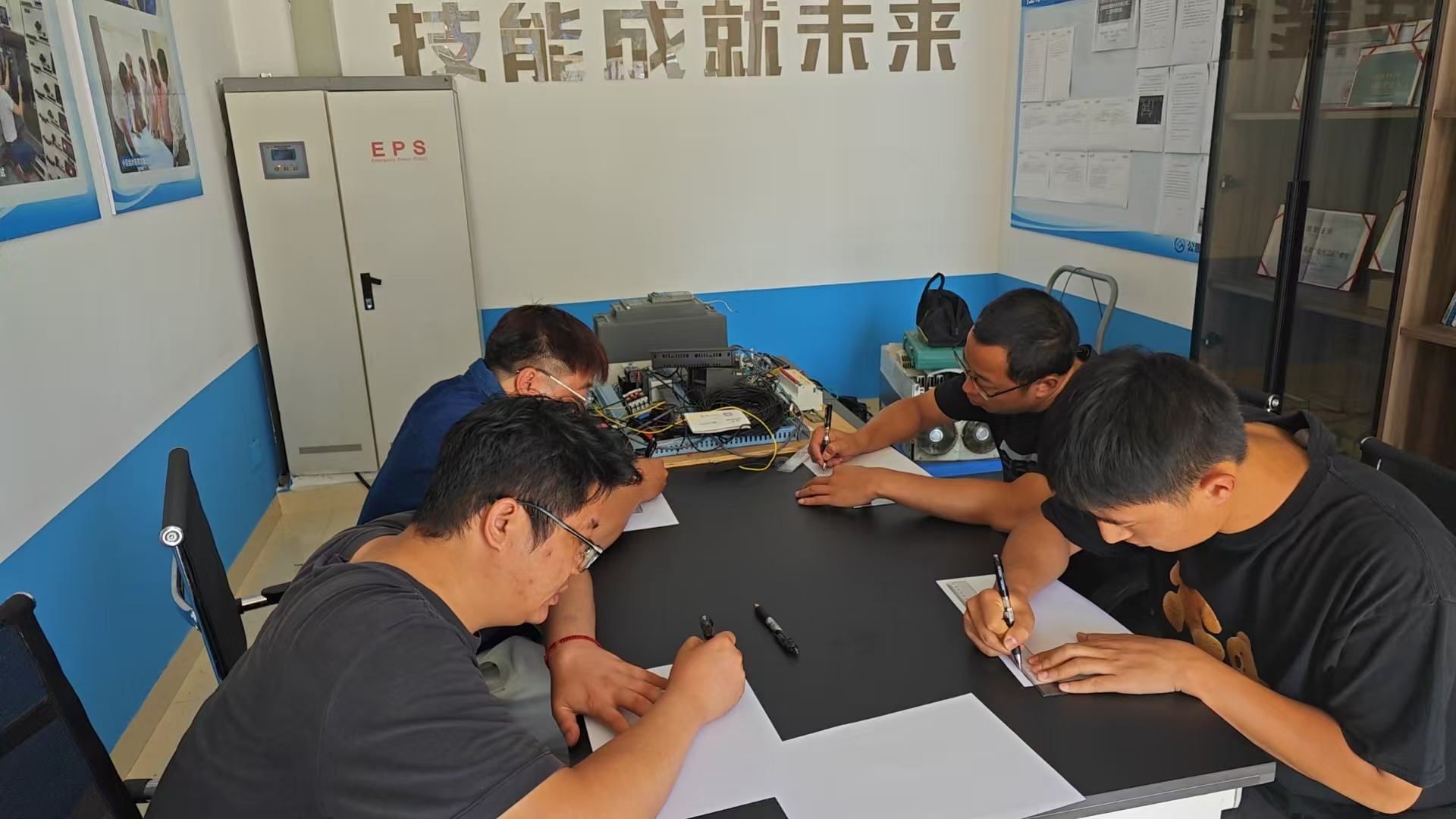 勞模工匠助企行 技能培訓(xùn)促提升