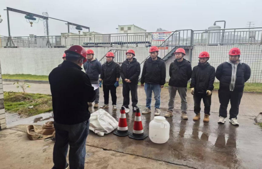 興文運營項目部開展化學品泄漏應急演練